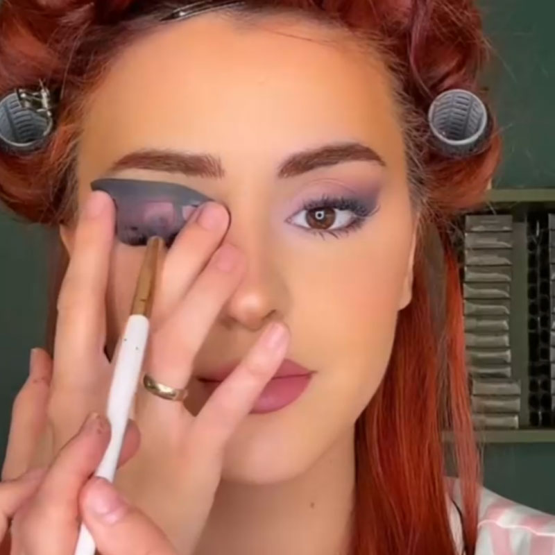 Eyeshadow Assistant